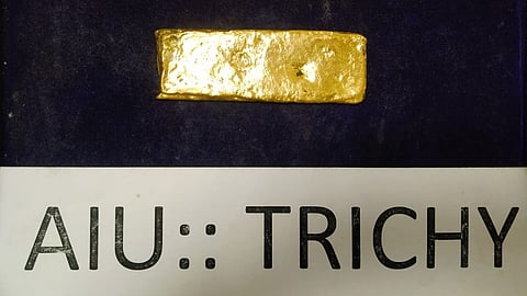 தங்கம் பறிமுதல்