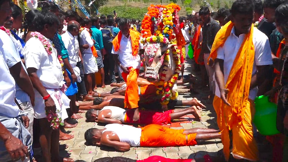 சேலம் | வெள்ளை விநாயகர் கோயில் வினோத திருவிழா