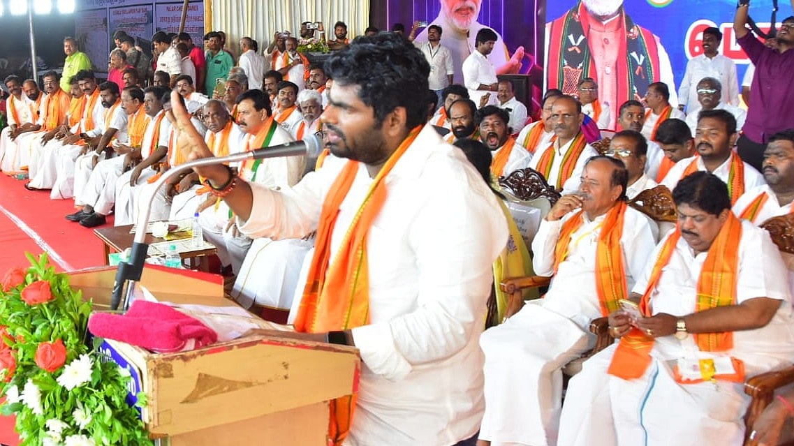 குழந்தைகள் என்ன படிக்க வேண்டும் என்பதை தீர்மானிக்கின்றனர் - அண்ணாமலை