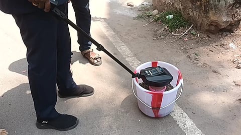 நாட்டு வெடிகுண்டு பறிமுதல்