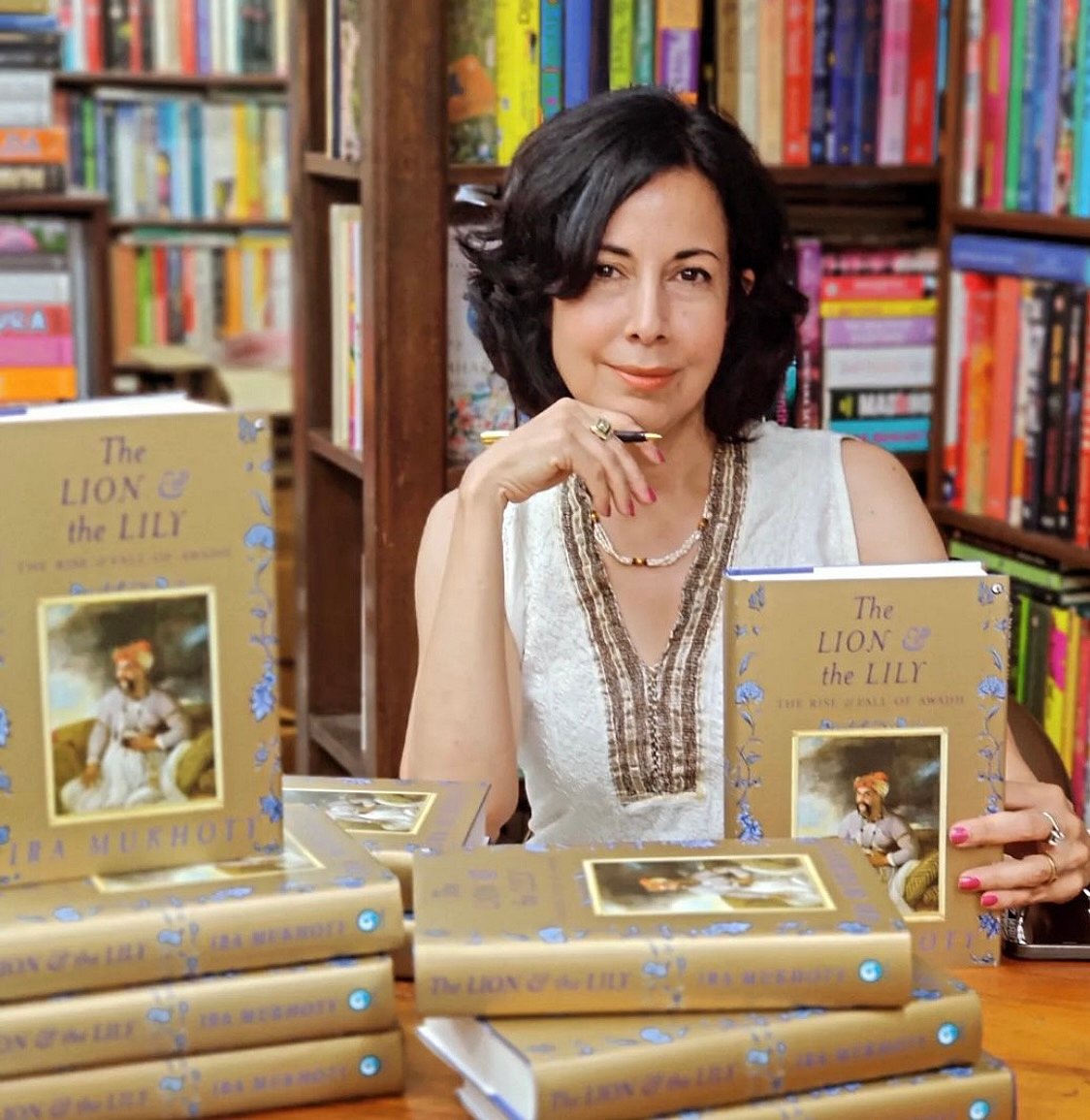 “வரலாற்றின் மனித வாழ்க்கை அன்றாடங்களால் நிரம்பியது” ~ ஈரா முக்ஹோட்டி