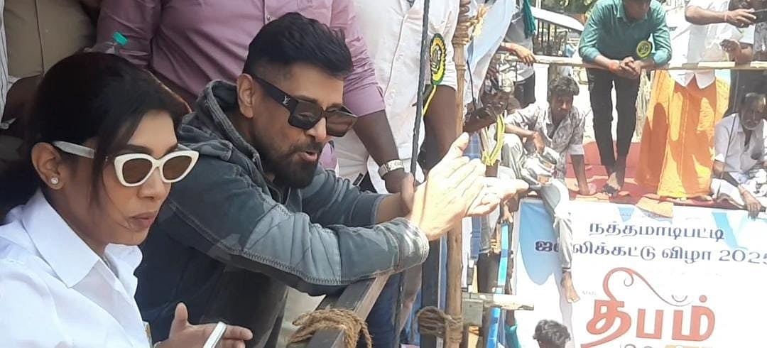 மாடுபிடி வீரர்களை பாராட்டிய நடிகர் விக்ரம்