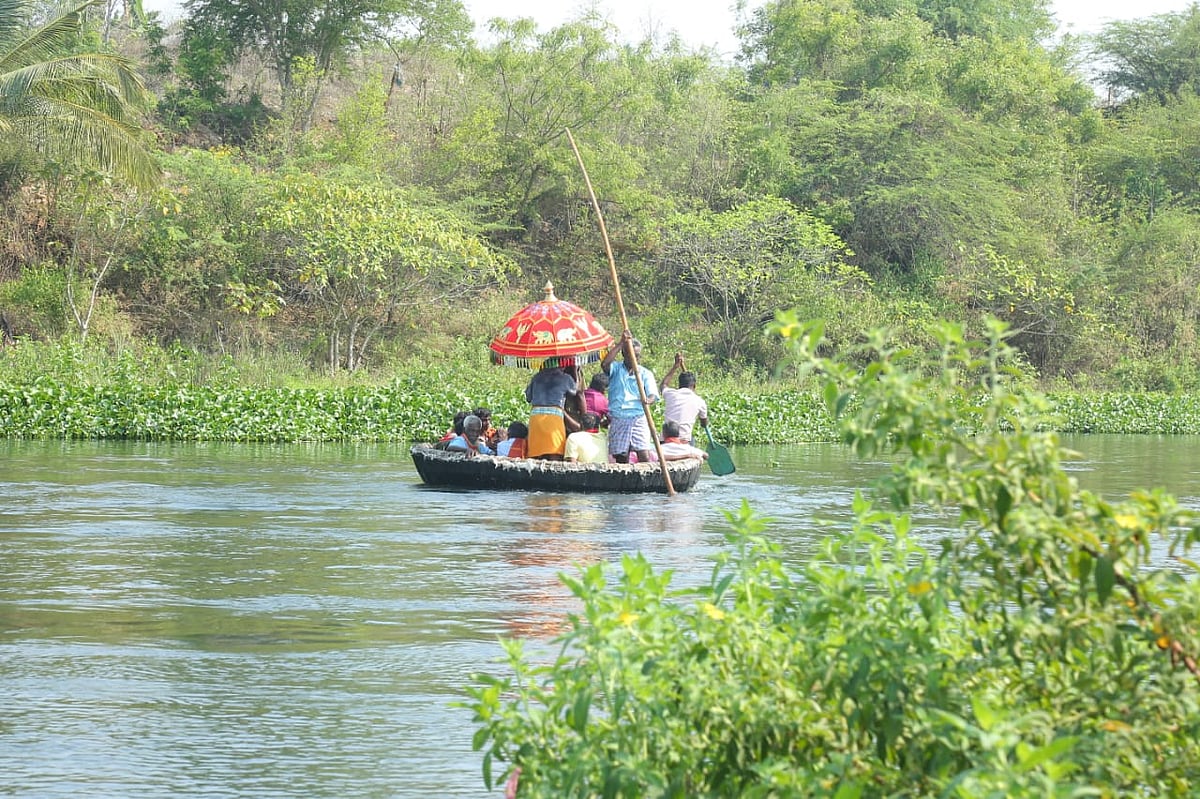 கிராமங்களில் வீதியுலா வரும் பண்ணாரி அம்மன்