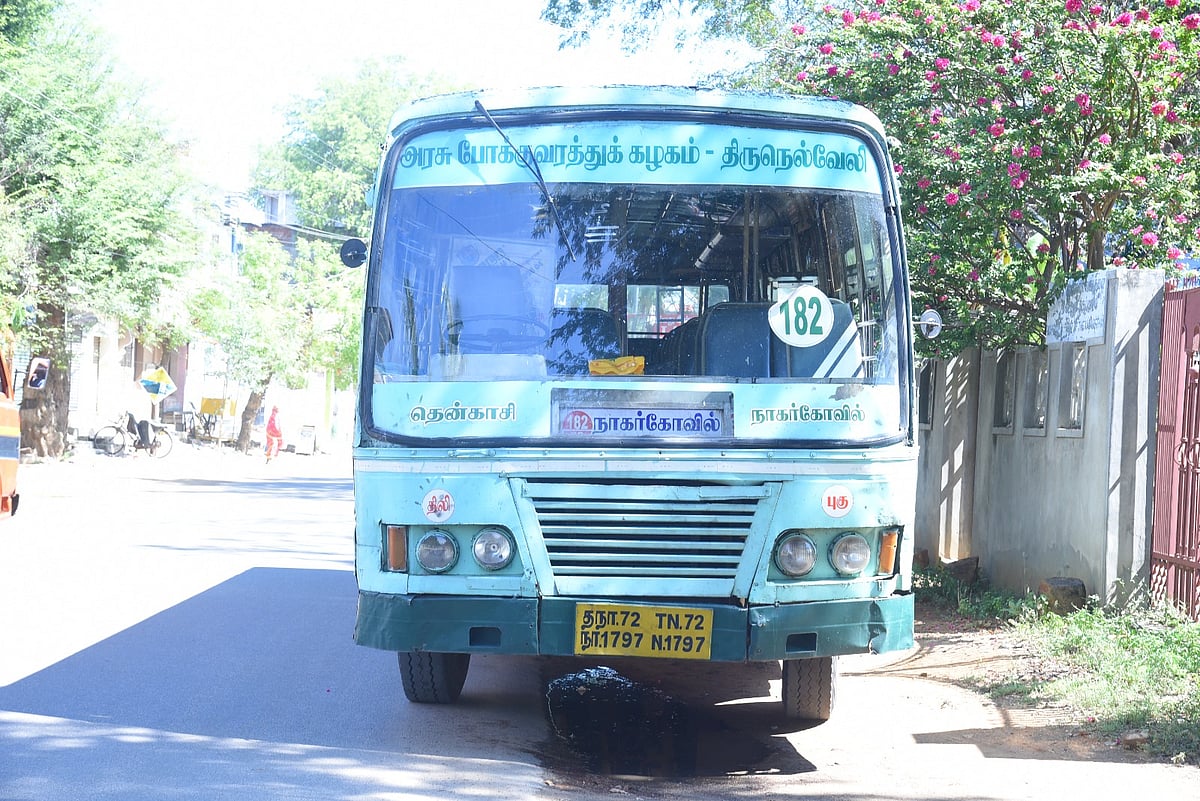 நெல்லை | அரசு பேருந்து ஓட்டுநருக்கு திடீர்  மாரடைப்பு 