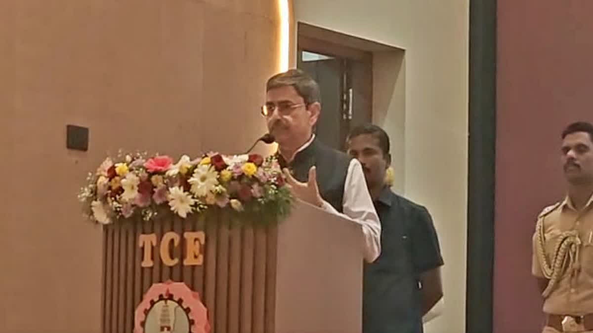 புதிய சர்ச்சையில் சிக்கியிருக்கும் தமிழக ஆளுநர் ஆர்.என்.ரவி!