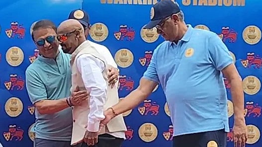 வினோத் காம்ப்ளிக்கு உதவிக்கரம் நீட்டிய கவாஸ்கர்.. பிரிந்துசெல்ல நினைத்த மனைவி புதிய முடிவு!