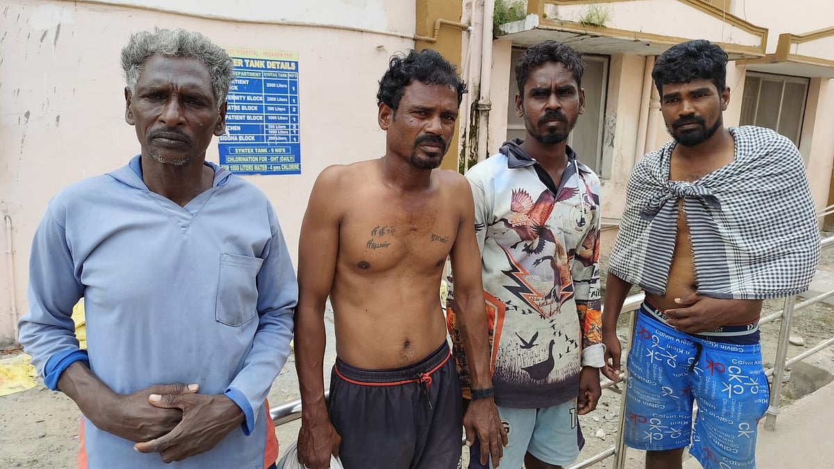 நாகை | நடுக்கடலில் மீனவர்கள் மீது தாக்குதல் 