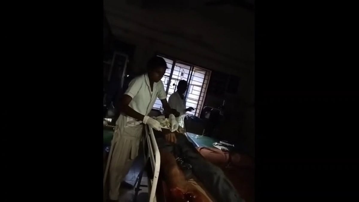 பல்லடம் | அரசு மருத்துவமனையில்  செல்போன் லைட்டில் மருத்துவம்