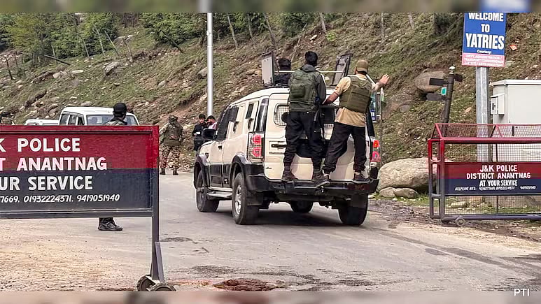 பஹல்காம் தாக்குதல் | சின்ன தாமதங்களால் தள்ளிப்போன பயணம்.. நூலிழையில் உயிர் பிழைத்த நபர்கள்!