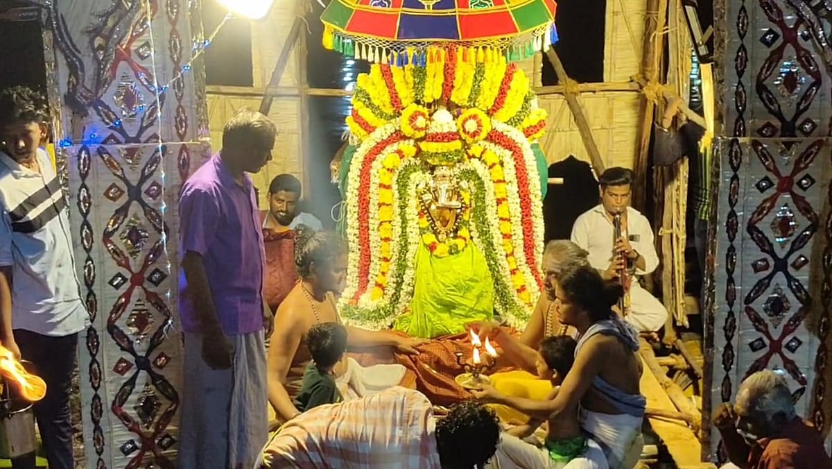 திருக்கடையூர் | அபிராமியம்மன் கோயில் சித்திரை தெப்பத் திருவிழா