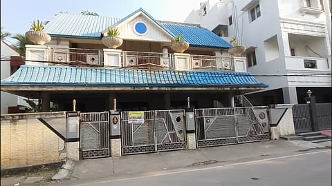 தனியார் நிறுவன ஊழியர் வீட்டில் 35 சவரன் தங்க நகைகள் திருட்டு