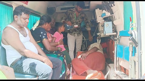 9 பேர் மருத்துவமனையில் அனுமதி