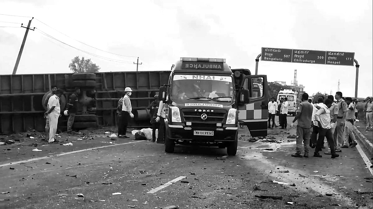 கர்நாடகா | சாலை விபத்தில் 6 பேர் உயிரிழப்பு