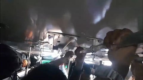 அரசு பேருந்திற்குள் மழை