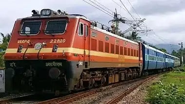 முடங்கும் தமிழக ரயில்வே திட்டங்கள்.. நிதியை 62% குறைத்த
மத்திய அரசு!