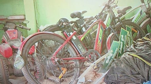 வீணான பேட்டரி சைக்கிள்கள்