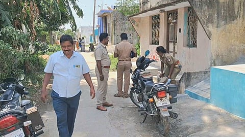 அடுத்தடுத்த வீடுகளின் பூட்டை உடைத்து 19 சவரன் நகை கொள்ளை