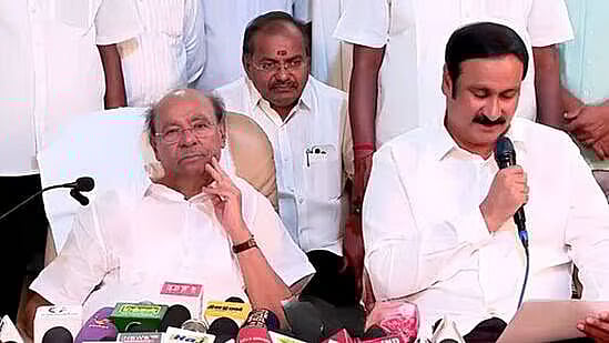 ராமதாஸ் vs அன்புமணி  |மோதலுக்கிடையே தந்தையர் தின வாழ்த்து!