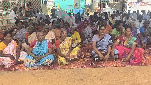 தலைவாசல் வட்டாட்சியரை கண்டித்து மக்கள் போராட்டம்