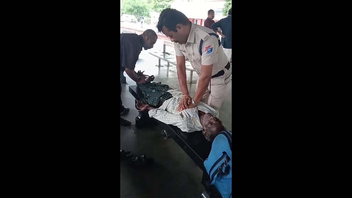 கோவை |மாரடைப்பால் மயங்கி விழுந்த முதியவரை காப்பாற்றிய ரயில்வே காவலர்