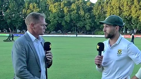 Lara advises Mulder to go past 400 