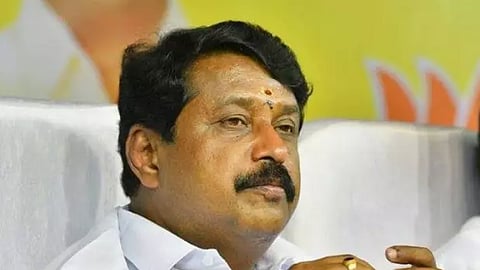 நயினார் 