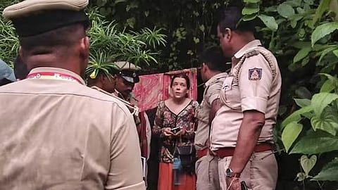 karnataka police rescue on russian women and he daughters