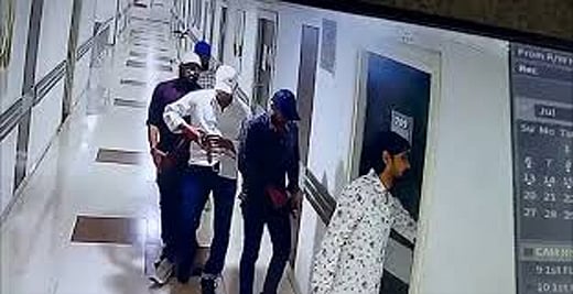 மருத்துவமனையில் நுழைந்து கொலை குற்றவாளி மீது சரமாறி துப்பாக்கிச் சூடு... பீகாரில் பதற்றம்!