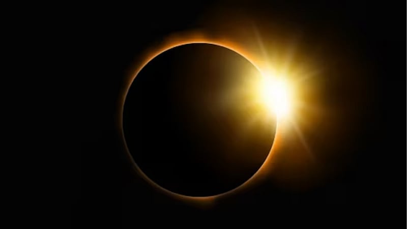 100 ஆண்டுகளுக்கு ஒருமுறை நிகழும் அரிதான சூரிய கிரகணம்.. தேதி, நேரம் குறித்த தகவல்கள் இதோ..!