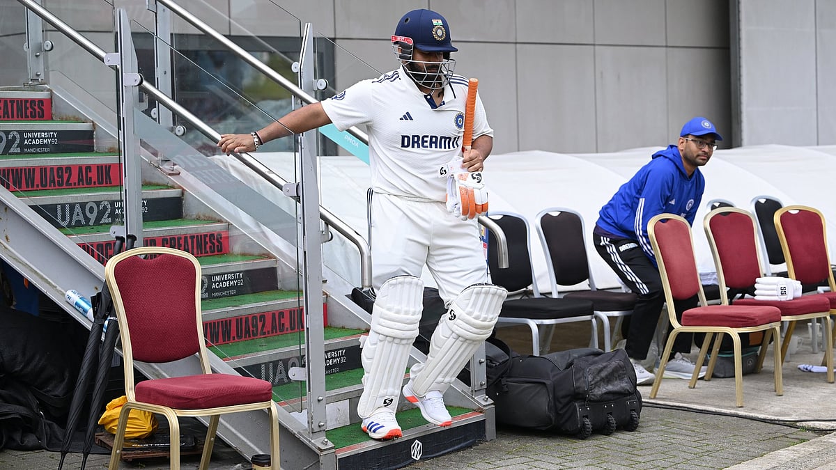 ”என் விரல் உடைந்தாலும் நாட்டிற்காக விளையாடுவேன்..” - பண்ட் சொன்னதை வியந்து பாராட்டிய ரவி சாஸ்திரி!