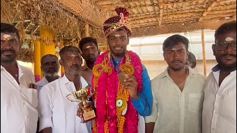 சர்வதேச கேரம் போட்டியில் தங்கம் வென்ற சரண்குமார்