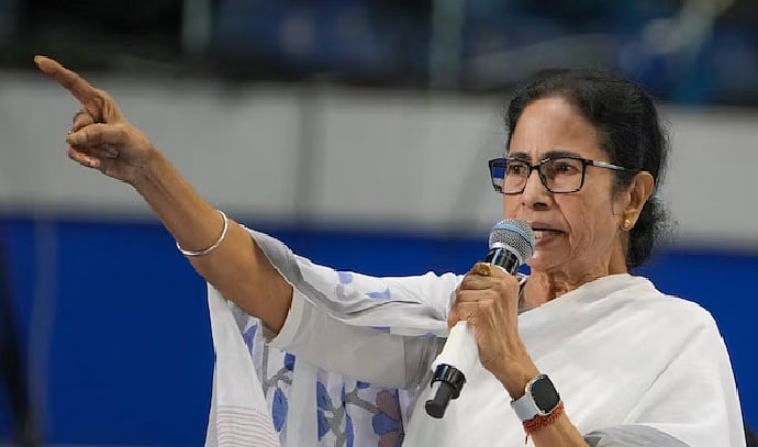 'கர்மஸ்ரீ' திட்டத்திற்கு மகாத்மா காந்தியின் பெயர்., மம்தா பானர்ஜி அதிரடி.!