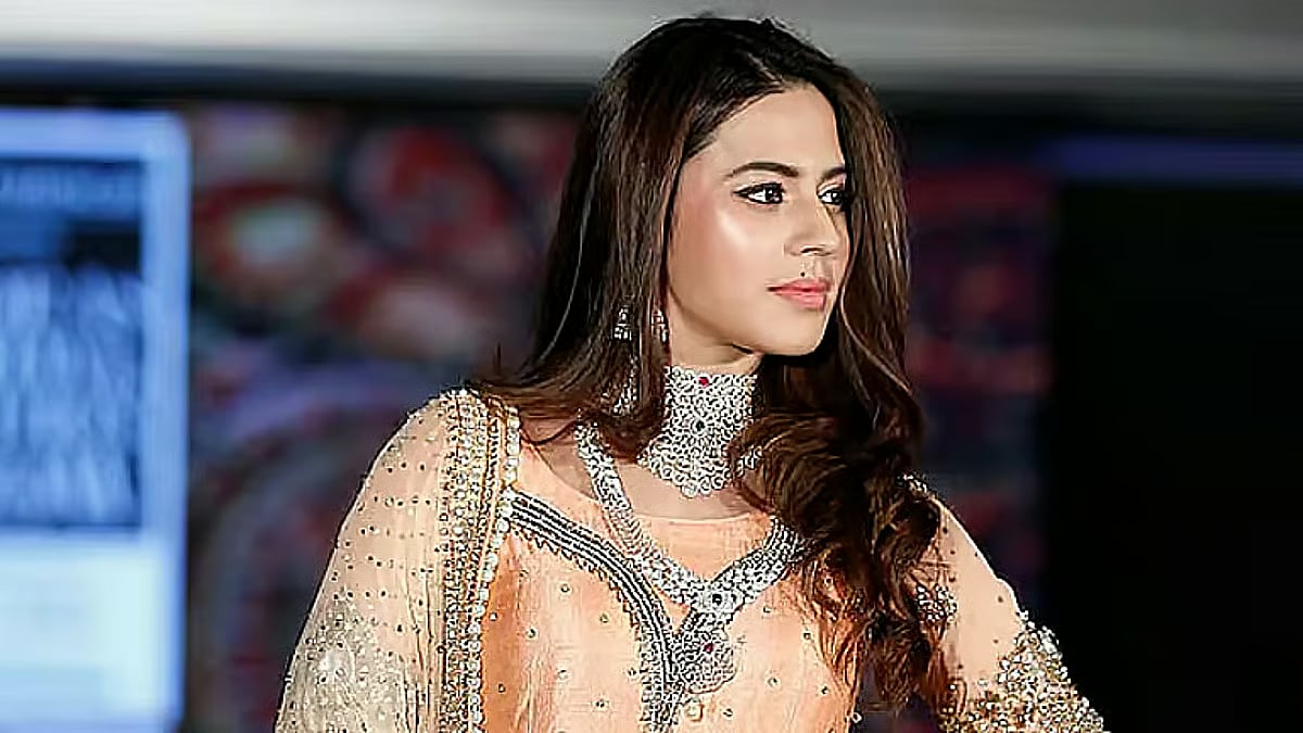 கன்னட நடிகை தங்கம் கடத்திய வழக்கு.. ரூ.102 கோடி அபராதம்.. யார் இந்த ரன்யா ராவ்?