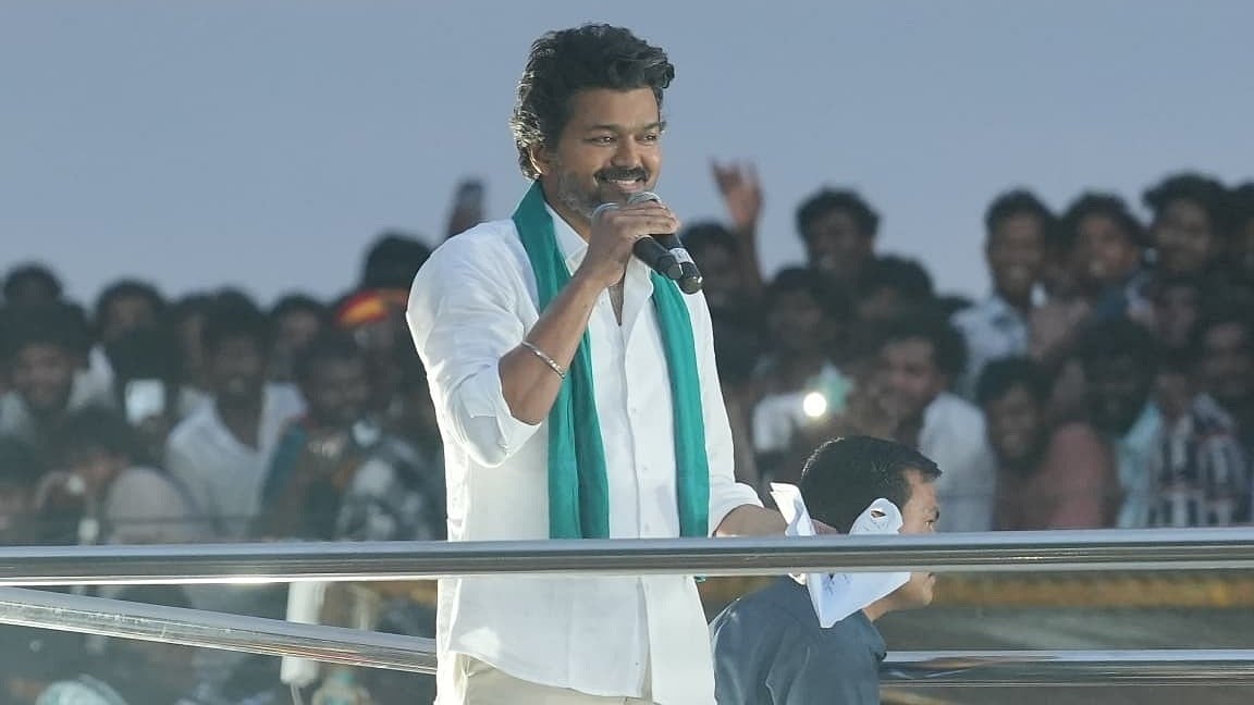 விஜய் பேசியதில் தகவல் பிழைகளா? TN FACT CHECK சொன்ன தகவல் சரியானதா? இணையத்தை சூடேற்றும் விவாதம்!