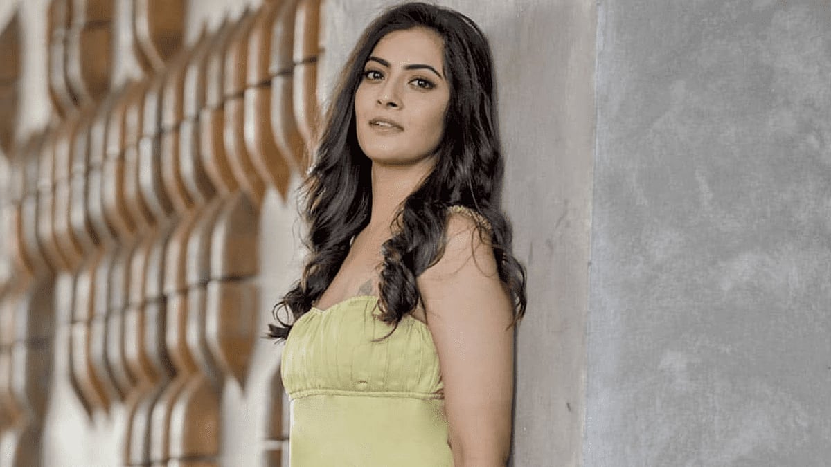 இயக்குநராக அறிமுகமாகும் வரலட்சுமி சரத்குமார்! | Varalaxmi Sarathkumar | Saraswathi