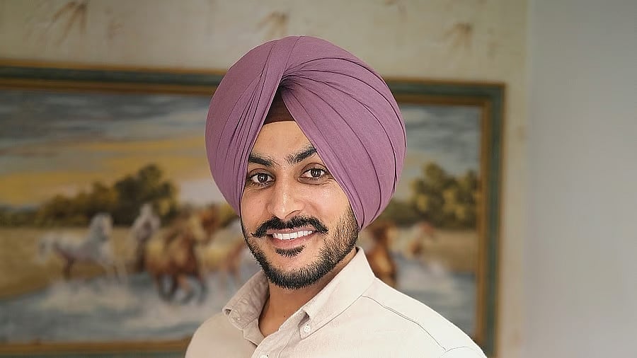 விபத்தில் படுகாயமடைந்த பஞ்சாபி பாடகர்.. மருத்துவமனையில் அனுமதி!