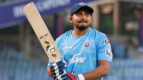 prithvi shaw goes after musheer khan with bat in fiery on field clash
