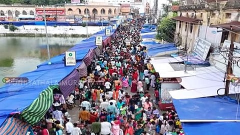 திருச்சி கடைவீதிகளில் தீபாவளி பண்டிகை விற்பனை