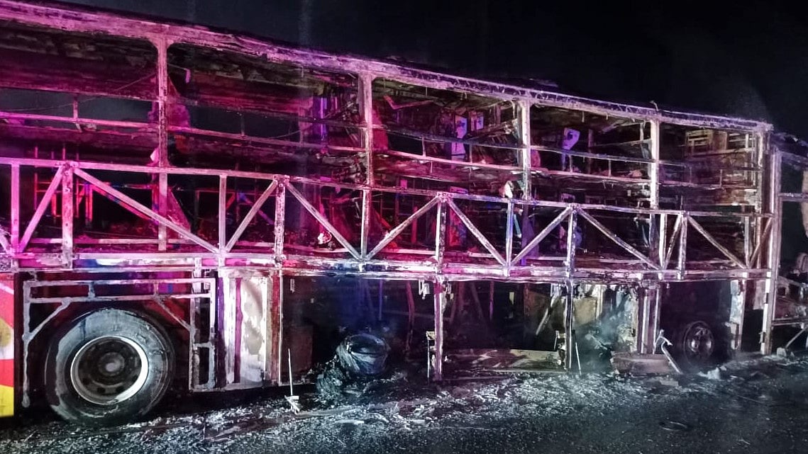 ஆந்திரா | முழுவதும் எரிந்த ஆம்னி பேருந்து.. 19 பேர் உயிரிழந்த சோகம்.. விபத்து நடந்தது எப்படி?