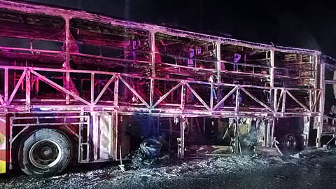 at least 19 dead as private omni bus catches fire in andhras kurnool