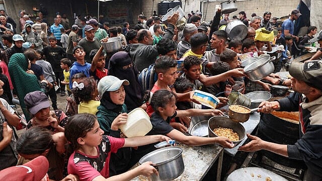 இஸ்ரேலின் போரால் காஸாவில் 85% பள்ளிகள் அழிப்பு!