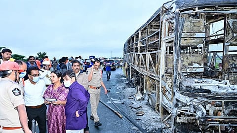 தனியார் பேருந்து விபத்து
