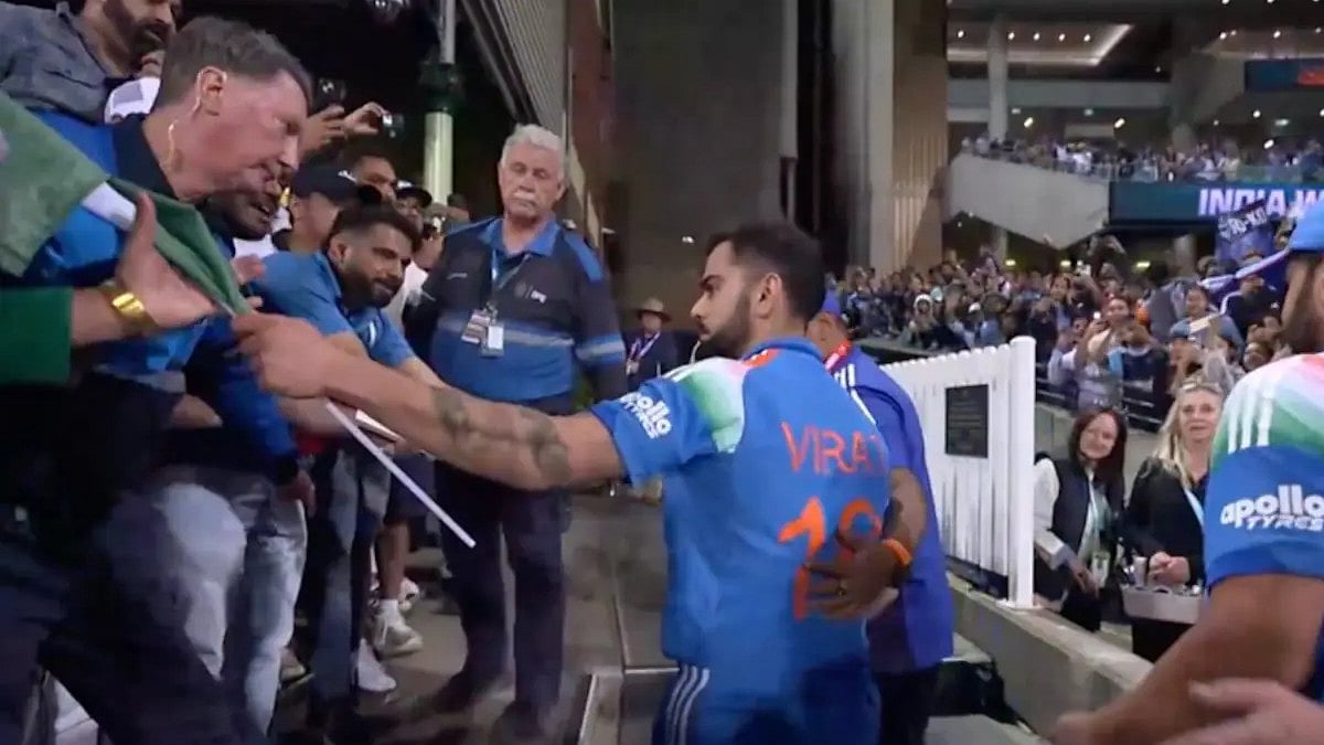 கீழே விழுந்து கிடந்த தேசியக்கொடி.. கோலி செய்த செயலுக்கு ரசிகர்கள் பாராட்டு! #Video