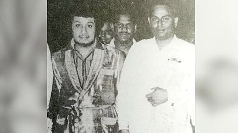 எம்.ஜி.ஆர் உடன் விவி சுவாமிநாதன்