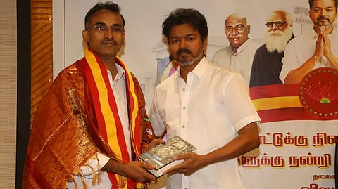தவெக தலைவர் விஜய், தவெக நிர்வாகி அருண்ராஜ்