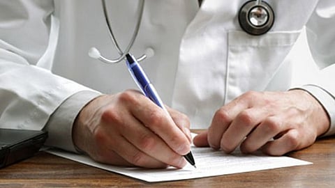 மருந்து சீட்டில் புரியும்படி எழுதவேண்டும் என மருத்துவர்களுக்கு உத்தரவு