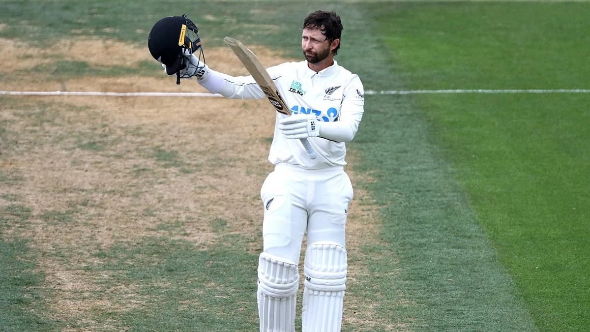 ஒரே போட்டியில் ’இரட்டை சதம் + சதம்’.. முதல் நியூசிலாந்து வீரராக கான்வே சாதனை!