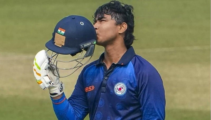 விஜய் ஹசாரே கோப்பை: லிஸ்ட்-ஏ கிரிக்கெட்டில் புதிய வரலாறு.. முதல் நாளிலேயே குவிந்த சாதனைகள்..!