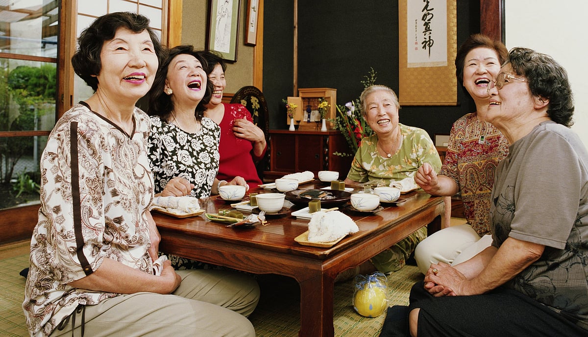 1 லட்சத்தை நெருங்கும் 100 வயது
ஜப்பானியர்கள்.. நீண்ட ஆயுள்
ரகசியம் என்ன?