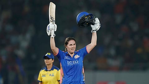 WPL வரலாற்றில் முதல் சதம் அடித்து MI வீராங்கனை நாட் ஸ்கைவர்-பிரன்ட் சாதனை